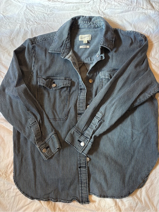 Universal Thread Tops - Universal Thread Navy and White Pinstripe Button Down Shirt